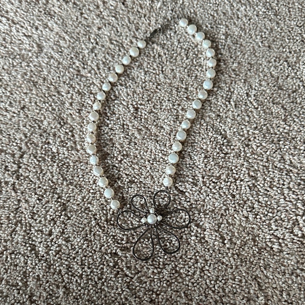 Elegant Pearl Flower Necklace handmade